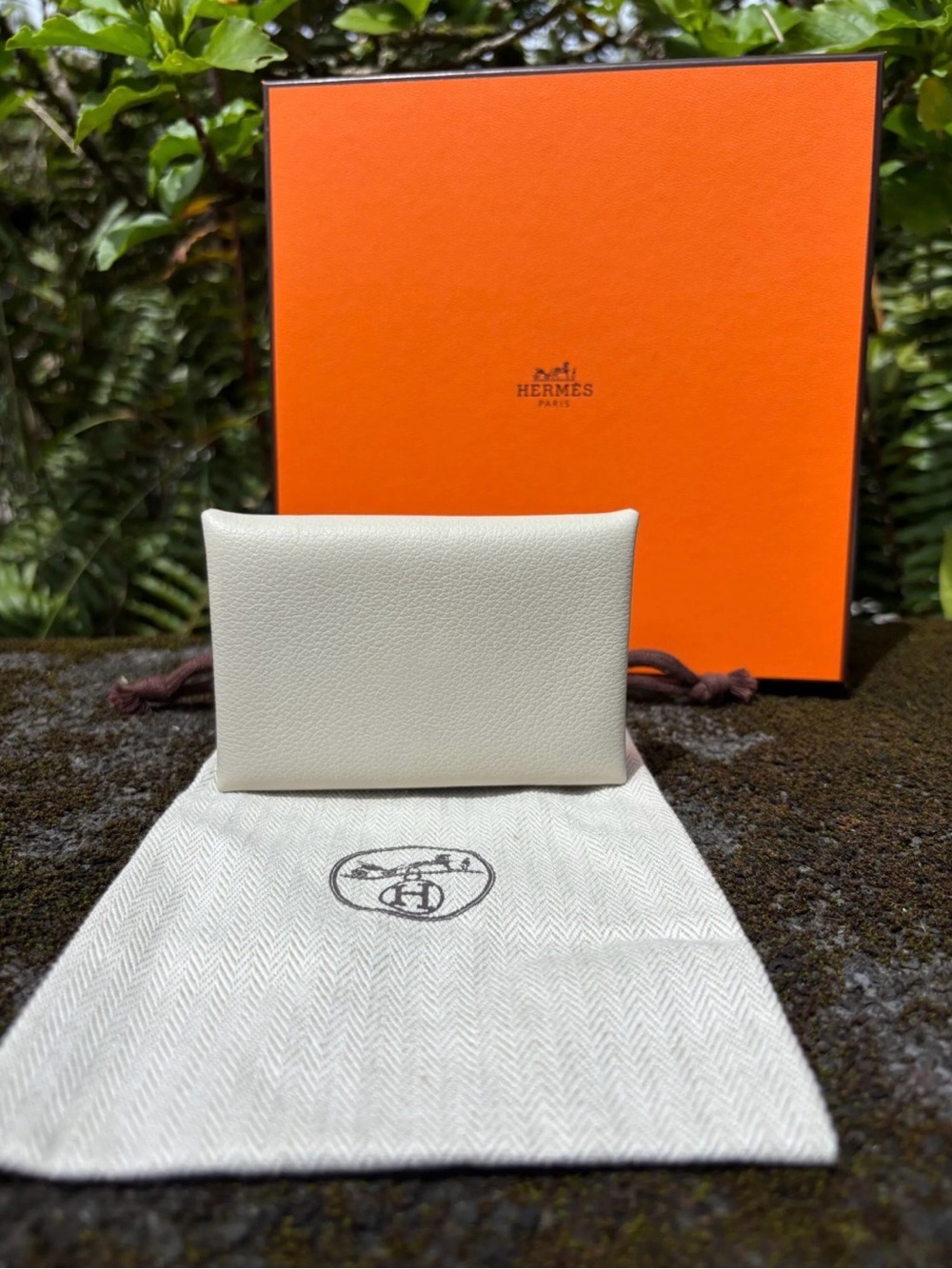 Hermès Beton Chèvre Calvi Card Holder